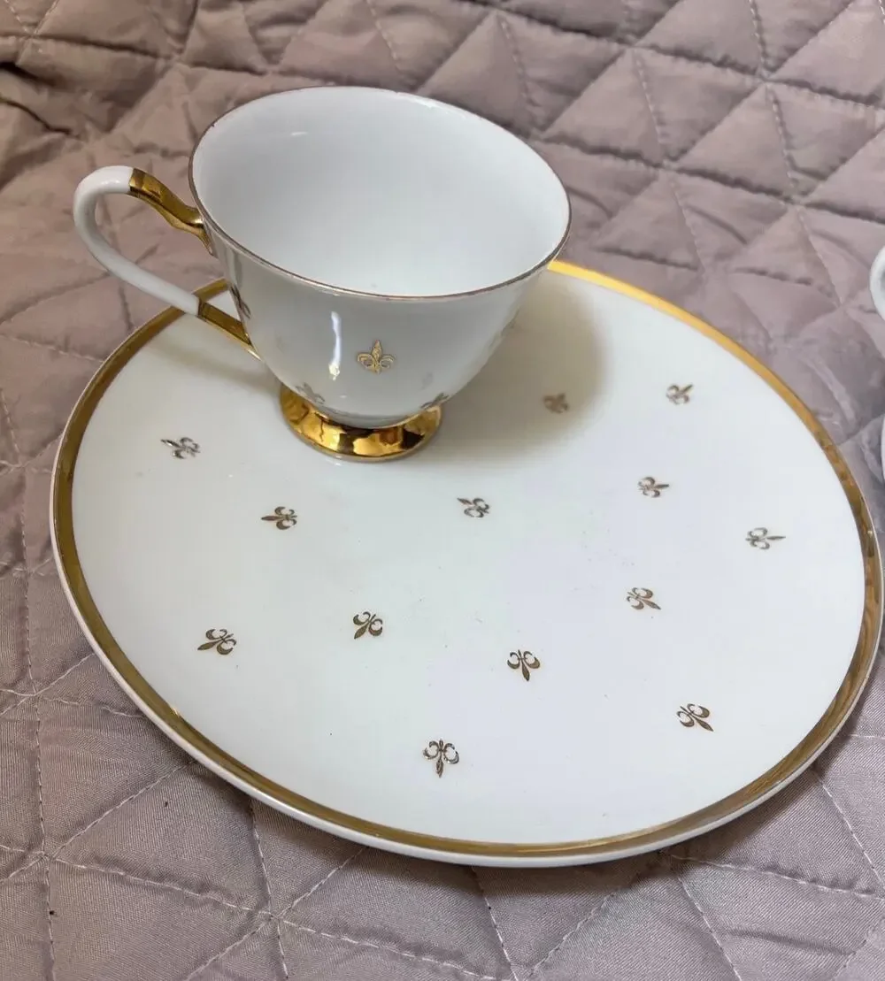 4 pcs. Vintage Fleur De Lis 3512 Gold Tea Cup and Luncheon Plate Set by Lefton.